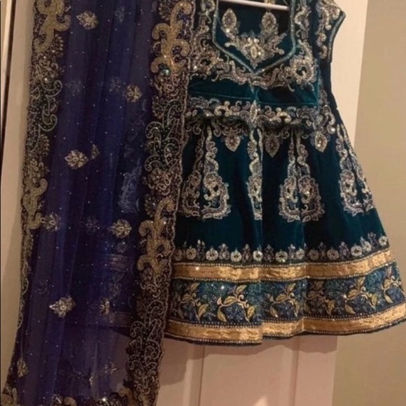 Lehenga choli green blue medium lengha wedding - Picture 2 of 4